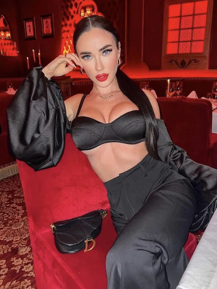 Women Summer Sexy Runway Puff Sleeve Satin Black Two Piece Flare Pants Set 2022 Celebrity Designer Fashion Pants Suit
Women Summer Sexy Runway Puff Sleeve Satin Black Two Piece Flare Pants Set 2022 Celebrity Designer Fashion Pants Suit