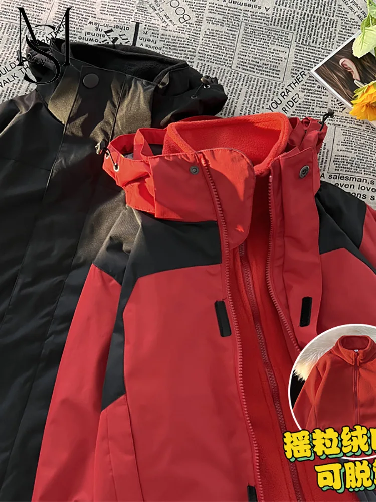 Three-in-one assault suit Men's detachable plush thickened waterproof coat in autumn and winter Chaopai outdoor mountaineering
Three-in-one assault suit Men's detachable plush thickened waterproof coat in autumn and winter Chaopai outdoor mountaineering