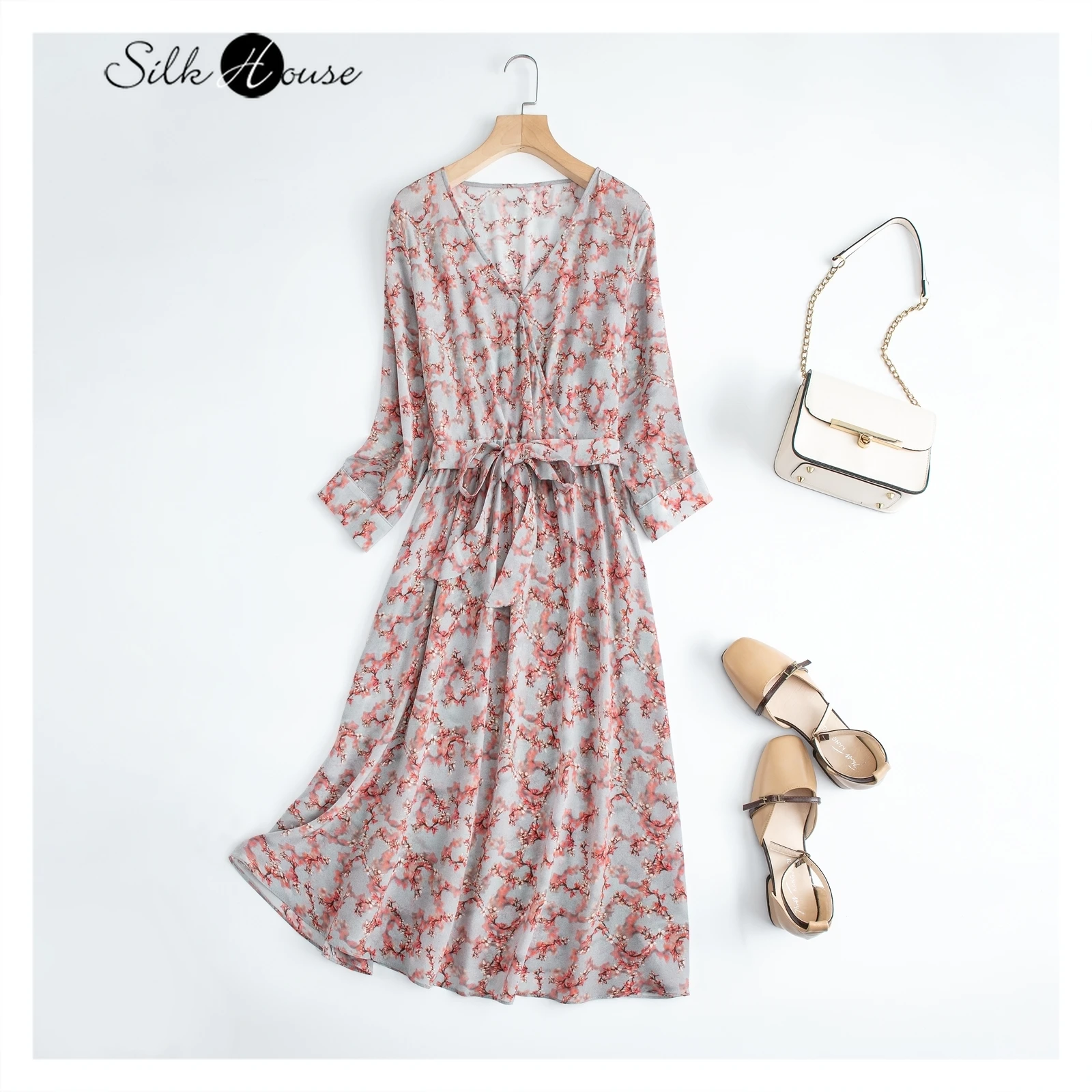 2022 Spring and Summer Women's Fashion New Silk Dress Decor Mulberry Silk Crepe De Chine Temperament Party Evening Dress
2022 Spring and Summer Women's Fashion New Silk Dress Decor Mulberry Silk Crepe De Chine Temperament Party Evening Dress