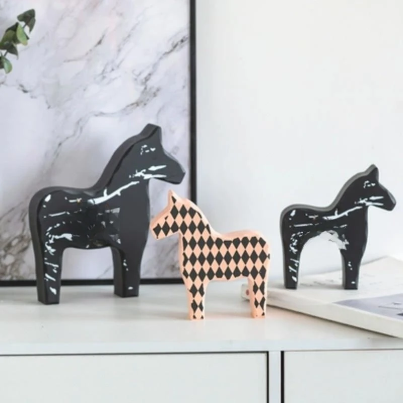 Creative Little Trojan Home Desktop Decoration for Bedroom Living Room Porch TV Wine Cabinet
Creative Little Trojan Home Desktop Decoration for Bedroom Living Room Porch TV Wine Cabinet