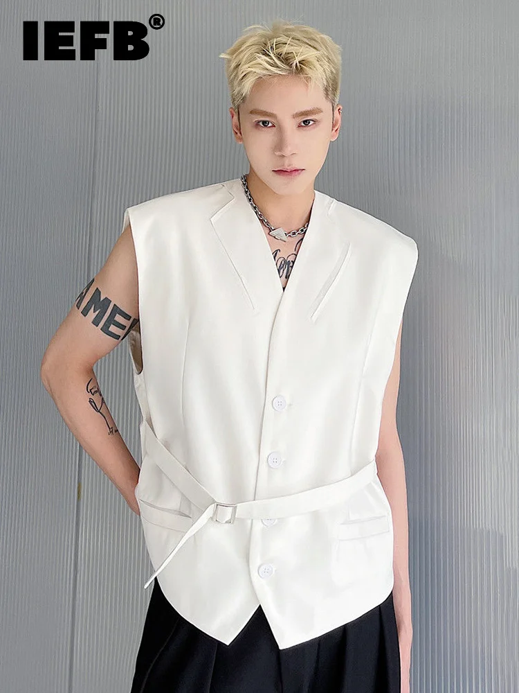IEFB Men's Casual Vest Solid Color V-neck Design Korean Style Personalized Belt Decoration 2023 Spring New Trendy Top 9A2250
IEFB Men's Casual Vest Solid Color V-neck Design Korean Style Personalized Belt Decoration 2023 Spring New Trendy Top 9A2250