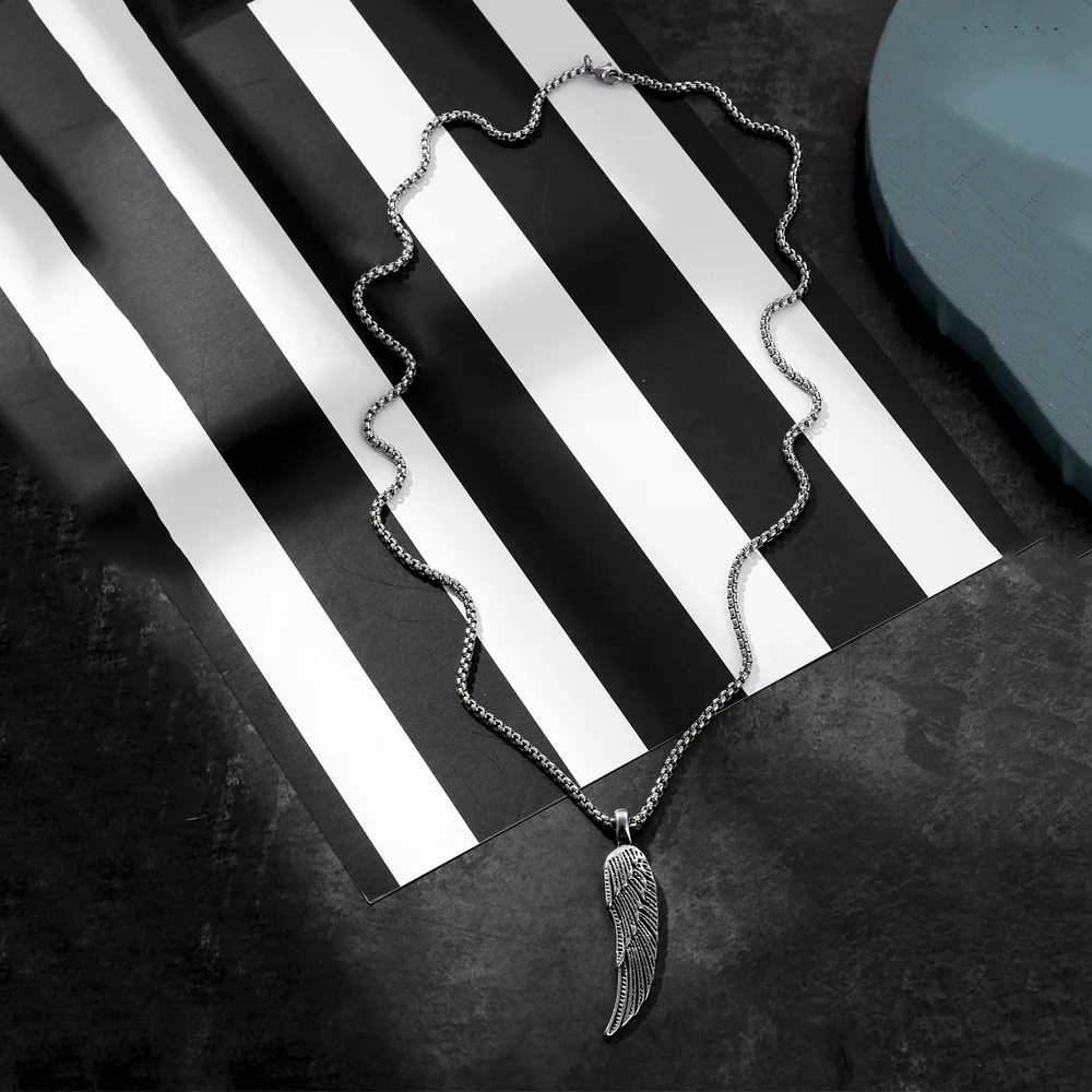 2022 Unisex Creative Pendant Necklaces New Angel Wings Sliver Color Alloy Necklaces Gothic Vintage Women Men Jewelry 
2022 Unisex Creative Pendant Necklaces New Angel Wings Sliver Color Alloy Necklaces Gothic Vintage Women Men Jewelry
