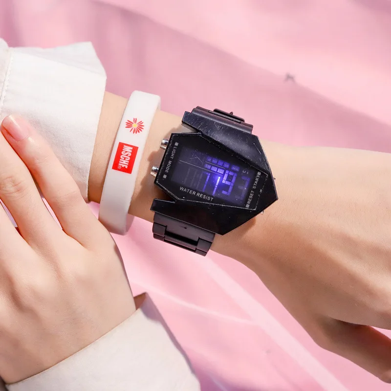 Sport Irregular Shape Luminous Dial Casual Wrist Watches for Men Rubber Fashionable Clock Waterproof Wrist Watch for Women
Sport Irregular Shape Luminous Dial Casual Wrist Watches for Men Rubber Fashionable Clock Waterproof Wrist Watch for Women