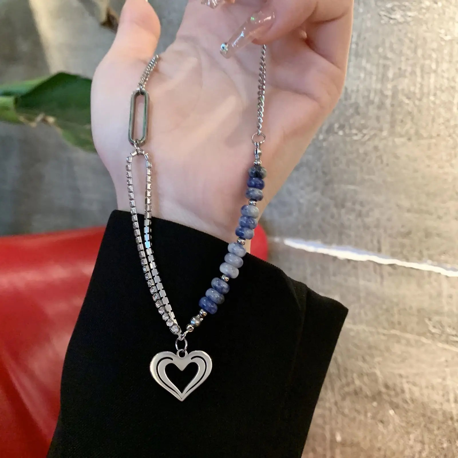 Blue Beads Splicing Rhinestone Chain Necklace for Women Hip Hop Clavicle Chain Titanium Steel Hollow Heart Pendant Necklace Gift
Blue Beads Splicing Rhinestone Chain Necklace for Women Hip Hop Clavicle Chain Titanium Steel Hollow Heart Pendant Necklace Gift