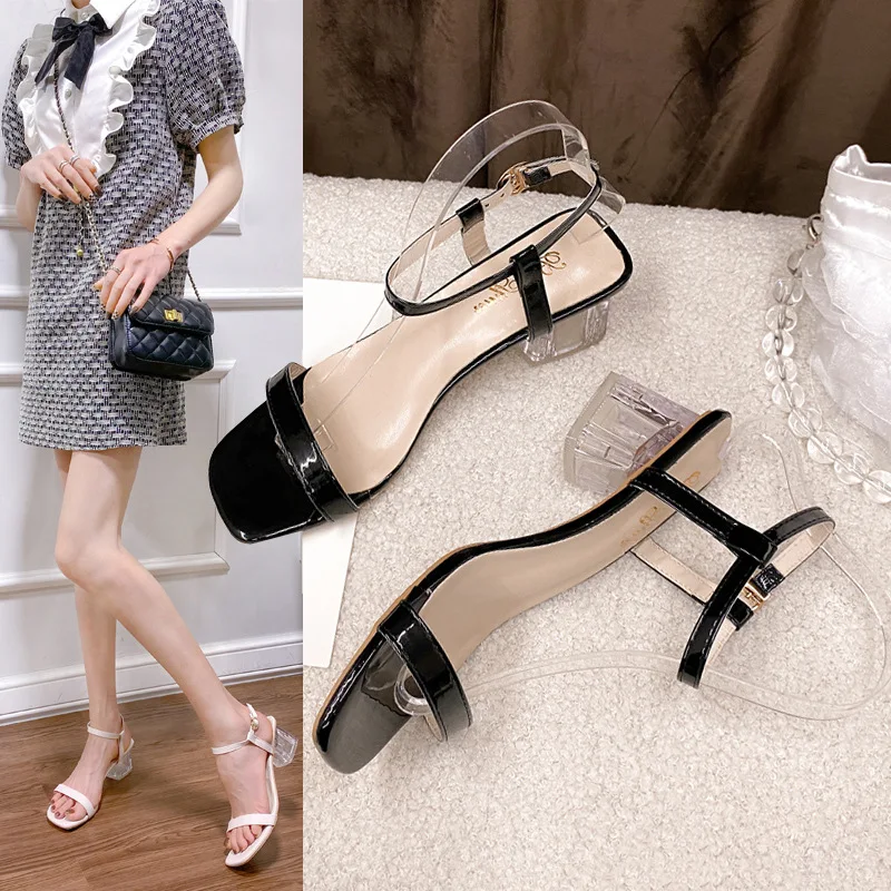 2022 Summer New Women's Sandals Transparent Word Buckle Crystal High Heels Fairy Wind Large Size Sandals Women
2022 Summer New Women's Sandals Transparent Word Buckle Crystal High Heels Fairy Wind Large Size Sandals Women