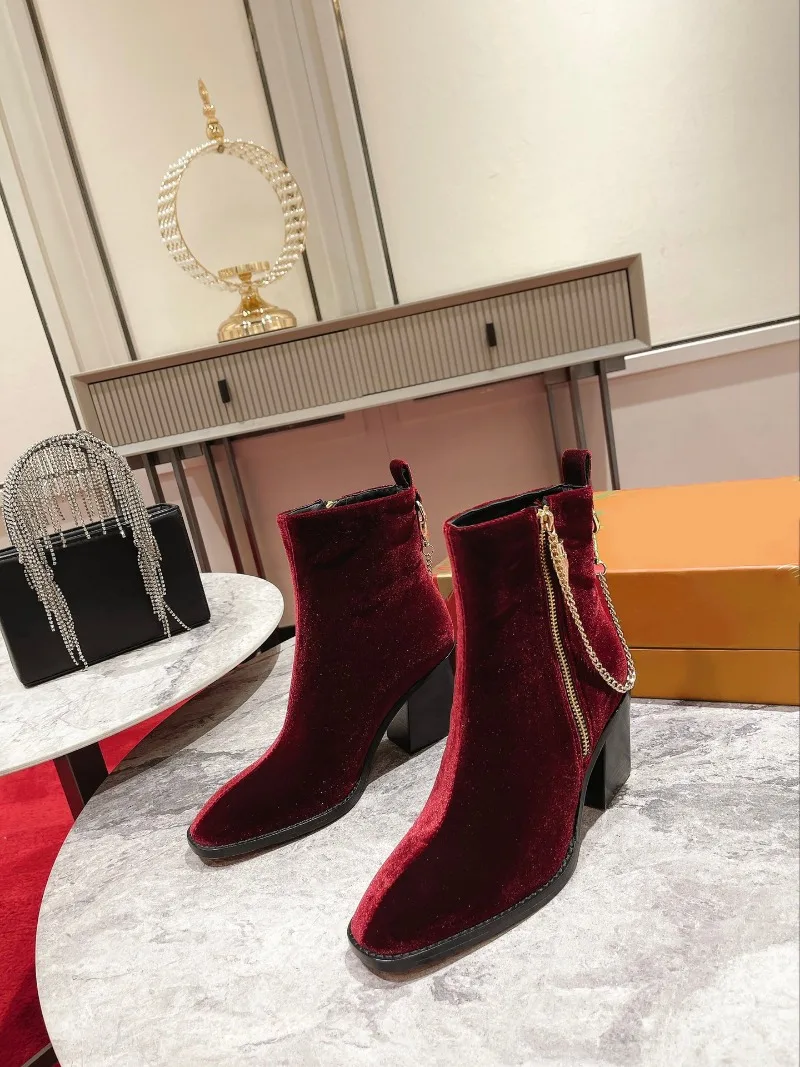 Women's Boots Imported Sheepskin Inner Lining Sheepskin Genuine Leather Sole Heel Height 7CM European Size 001
Women's Boots Imported Sheepskin Inner Lining Sheepskin Genuine Leather Sole Heel Height 7CM European Size 001