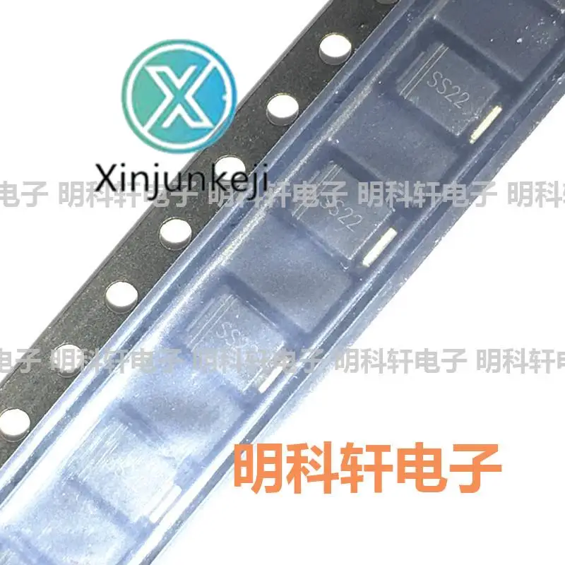 100pcs orginal new SS22B SS22 SMB DO-214AA 20V/2A SMD Schottky diode 
100pcs orginal new SS22B SS22 SMB DO-214AA 20V/2A SMD Schottky diode