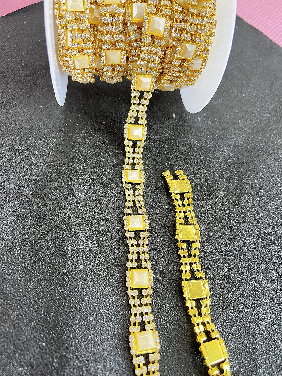 1 Yard Wholesale Silver Rose Gold Crystal Rhinestone Applique Trim For Wedding Dress Rhinestone Appliques For Clothing DIY
1 Yard Wholesale Silver Rose Gold Crystal Rhinestone Applique Trim For Wedding Dress Rhinestone Appliques For Clothing DIY