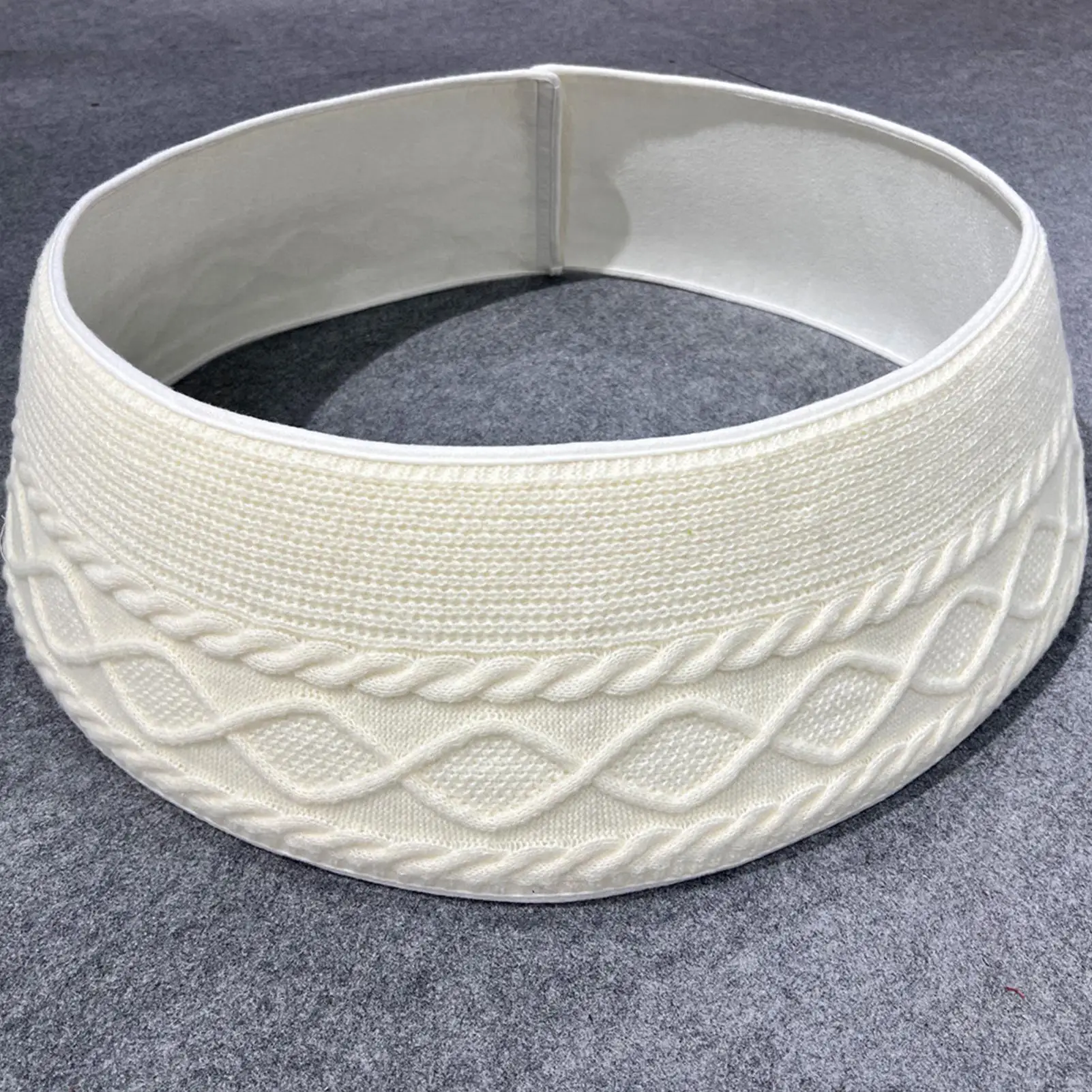 Вязаный воротник для елки кремовый
Вязаный воротник для елки кремовый