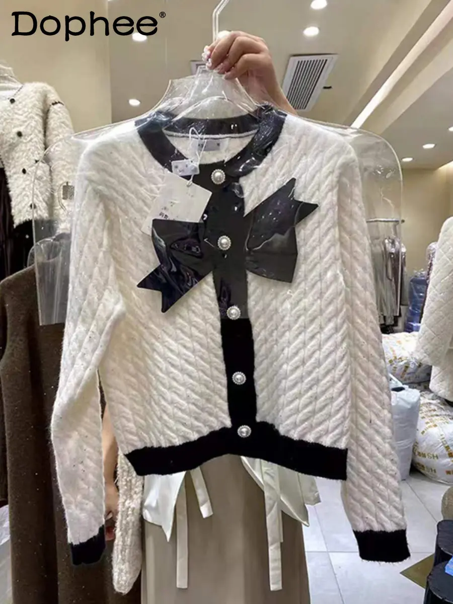 Korean Fashion 2022 Autumn Winter New Round Neck Button Twist Knitted Cardigan Women's Sweet Bow Loose Casual Sweater Coat Top
Korean Fashion 2022 Autumn Winter New Round Neck Button Twist Knitted Cardigan Women's Sweet Bow Loose Casual Sweater Coat Top