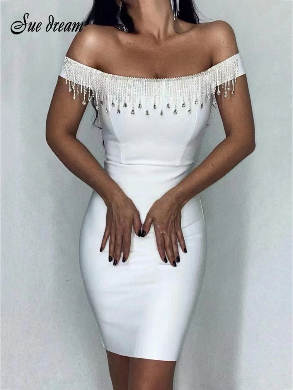 Elegant Tassel Fringed Diamond Party Night Dress Women Sexy Off Shoulder Backless Mini Dresses Bodycon Club Vestidos 2022
Elegant Tassel Fringed Diamond Party Night Dress Women Sexy Off Shoulder Backless Mini Dresses Bodycon Club Vestidos 2022