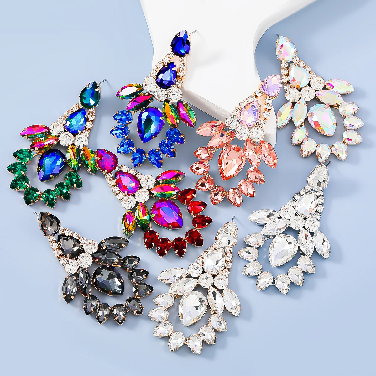 2022 New Trend Metal Glass Rhinestone Geometry Dangle Earrings Wedding Party Statement Earrings DOINGPRO Women's Elegant Jewelry
2022 New Trend Metal Glass Rhinestone Geometry Dangle Earrings Wedding Party Statement Earrings DOINGPRO Women's Elegant Jewelry