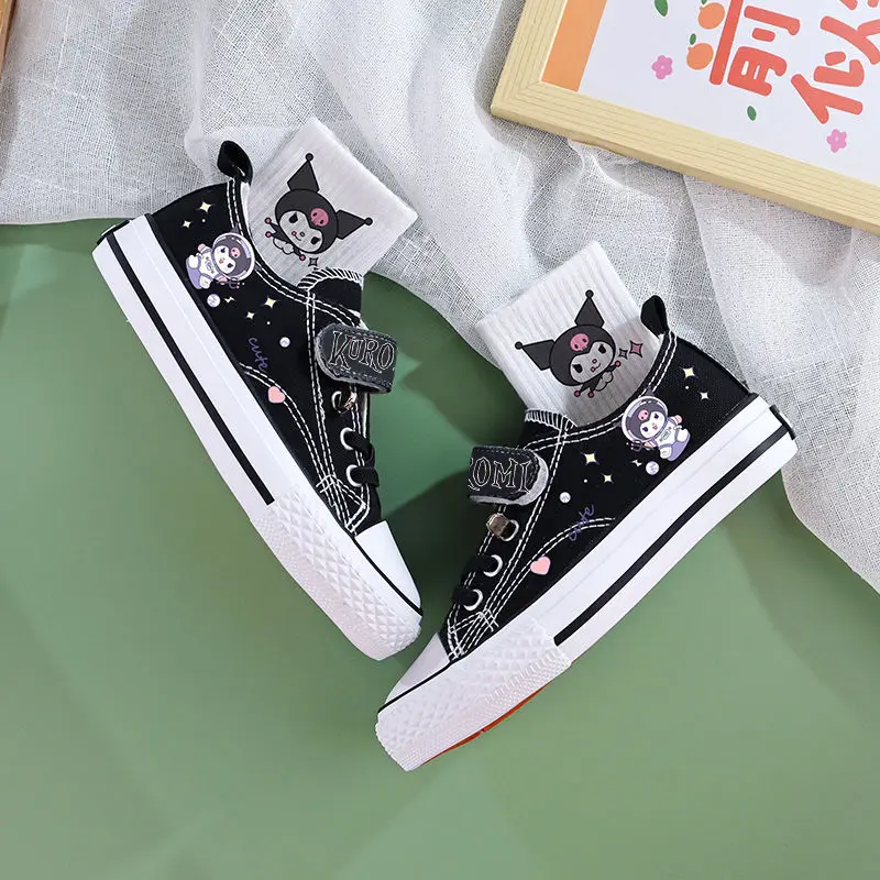 Новинка Sanrio Kawali Kuromi детская парусиновая обувь для отдыха Нескользящая модная трендовая Ins Kawali мультяшный подарок на день рождения игрушки для детей
Новинка Sanrio Kawali Kuromi детская парусиновая обувь для отдыха Нескользящая модная трендовая Ins Kawali мультяшный подарок на день рождения игрушки для детей