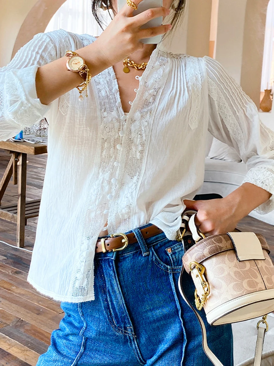 Lace Patchwork Blouse Elegant à manches longues V-neck Loose Women Shirts Tops Spring Casual Retro Femme Chemises Hauts ete
Lace Patchwork Blouse Elegant à manches longues V-neck Loose Women Shirts Tops Spring Casual Retro Femme Chemises Hauts ete