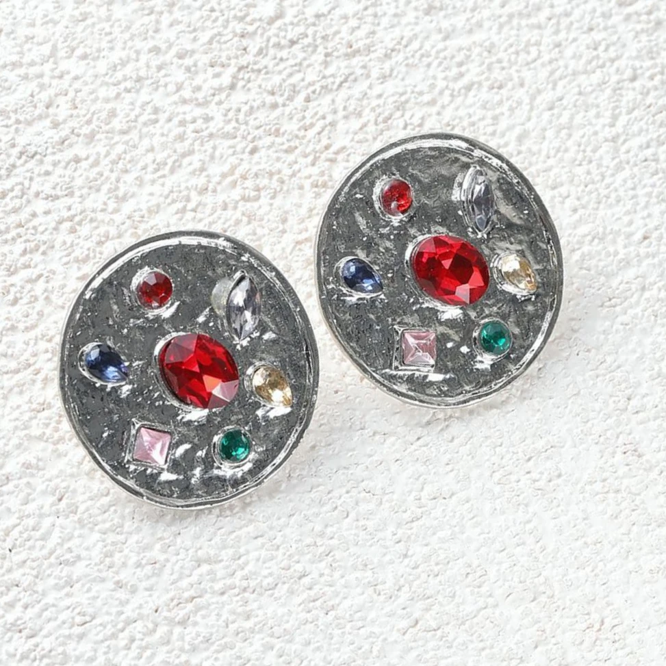 Punk Silver Color Diamond Rhinestone Earrings Women's Fashion Simple Super Flash Earrings for Women Jewelry Accessories 2022
Punk Silver Color Diamond Rhinestone Earrings Women's Fashion Simple Super Flash Earrings for Women Jewelry Accessories 2022
