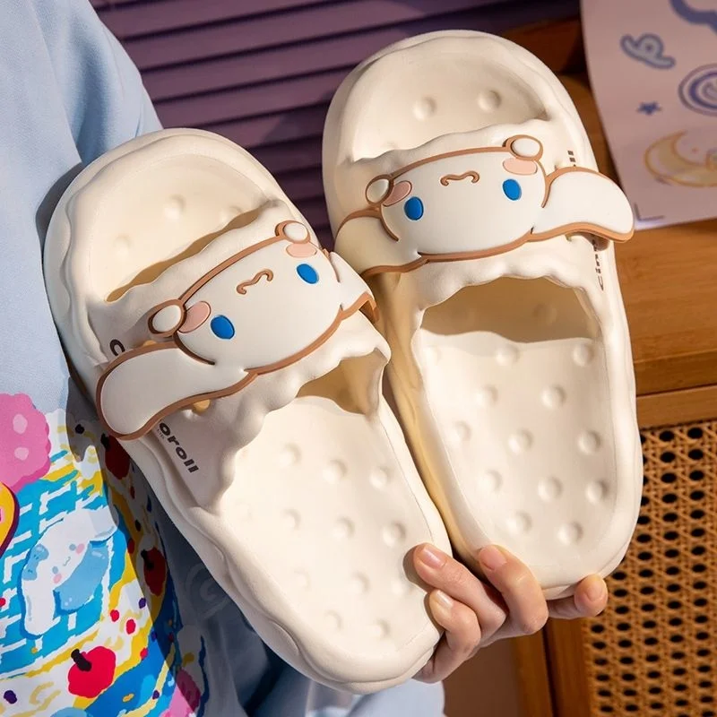 Аниме Sanrio Cinnamoroll тапочки Kawaii Hello Kitty Kuromi My Melody Shoe KT Cat смешная мягкая обувь для ванной детский подарок на день рождения
Аниме Sanrio Cinnamoroll тапочки Kawaii Hello Kitty Kuromi My Melody Shoe KT Cat смешная мягкая обувь для ванной детский подарок на день рождения