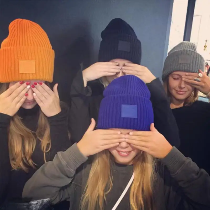 Winter Warm Wool Hat Men and Women European and American Leisure High Quality Thickened Warm Knitted Smile Cap Warm Beanies
Winter Warm Wool Hat Men and Women European and American Leisure High Quality Thickened Warm Knitted Smile Cap Warm Beanies