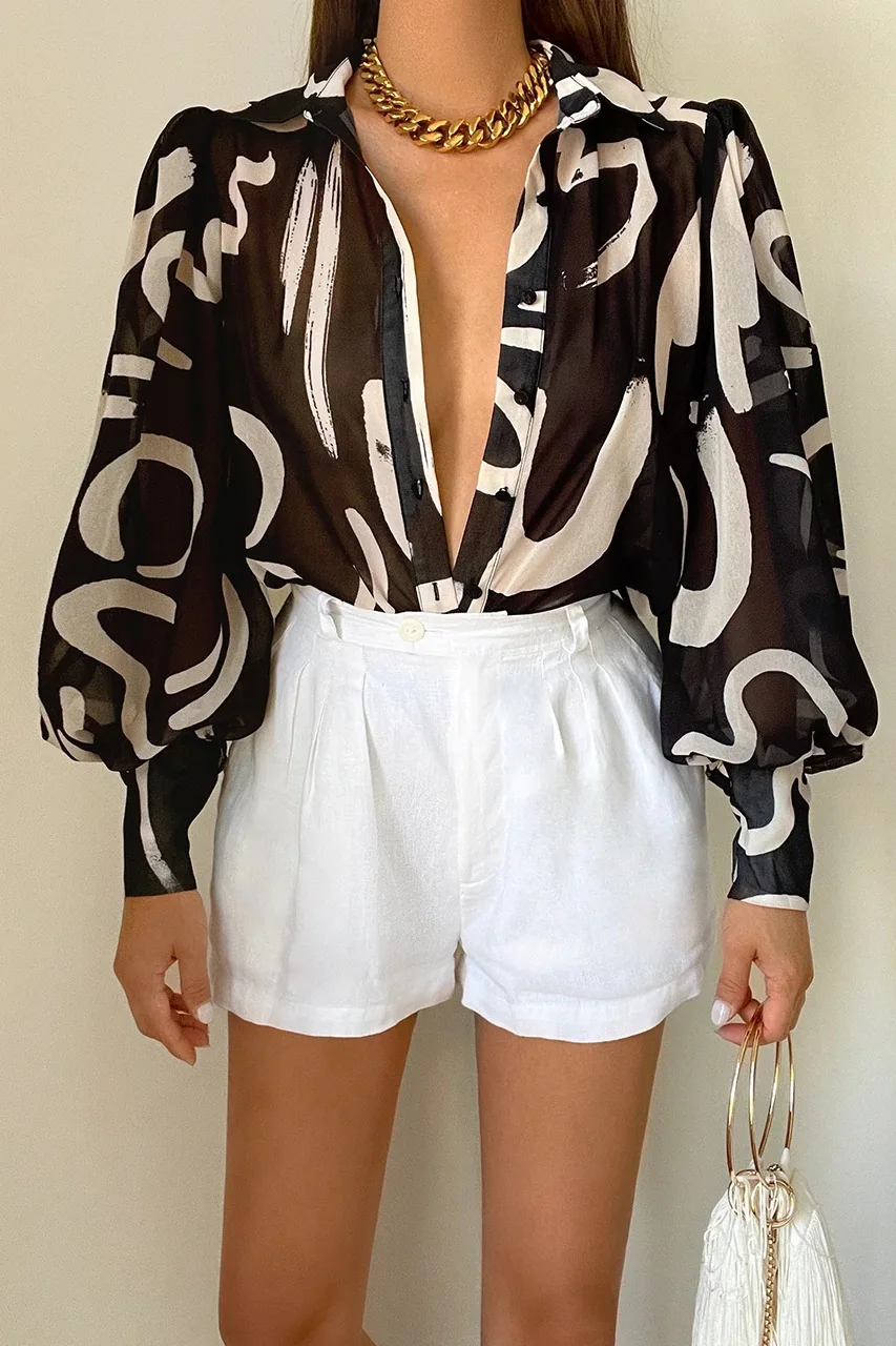 2022 Summer Sexy Print Women's Shirt Single Breasted Lantern Long Sleeve Vintage Shirts Female Fashion Casual Loose Ladies Top 
2022 Summer Sexy Print Women's Shirt Single Breasted Lantern Long Sleeve Vintage Shirts Female Fashion Casual Loose Ladies Top