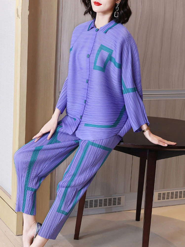Женский плиссированный комплект одежды Miyake, однобортная рубашка с отложным воротником и геометрическим принтом, эластичные брюки-карандаш...
Женский плиссированный комплект одежды Miyake, однобортная рубашка с отложным воротником и геометрическим принтом, эластичные брюки-карандаш...