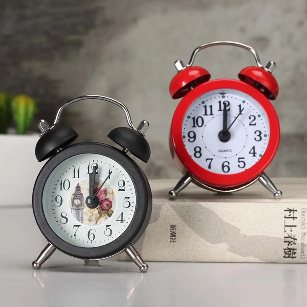 

Alarm Clock Creative Metal Material Silent Wake Up Vintage Quartz Bedroom Desktop Mini Alarm Clock Event Holiday Gift Clock