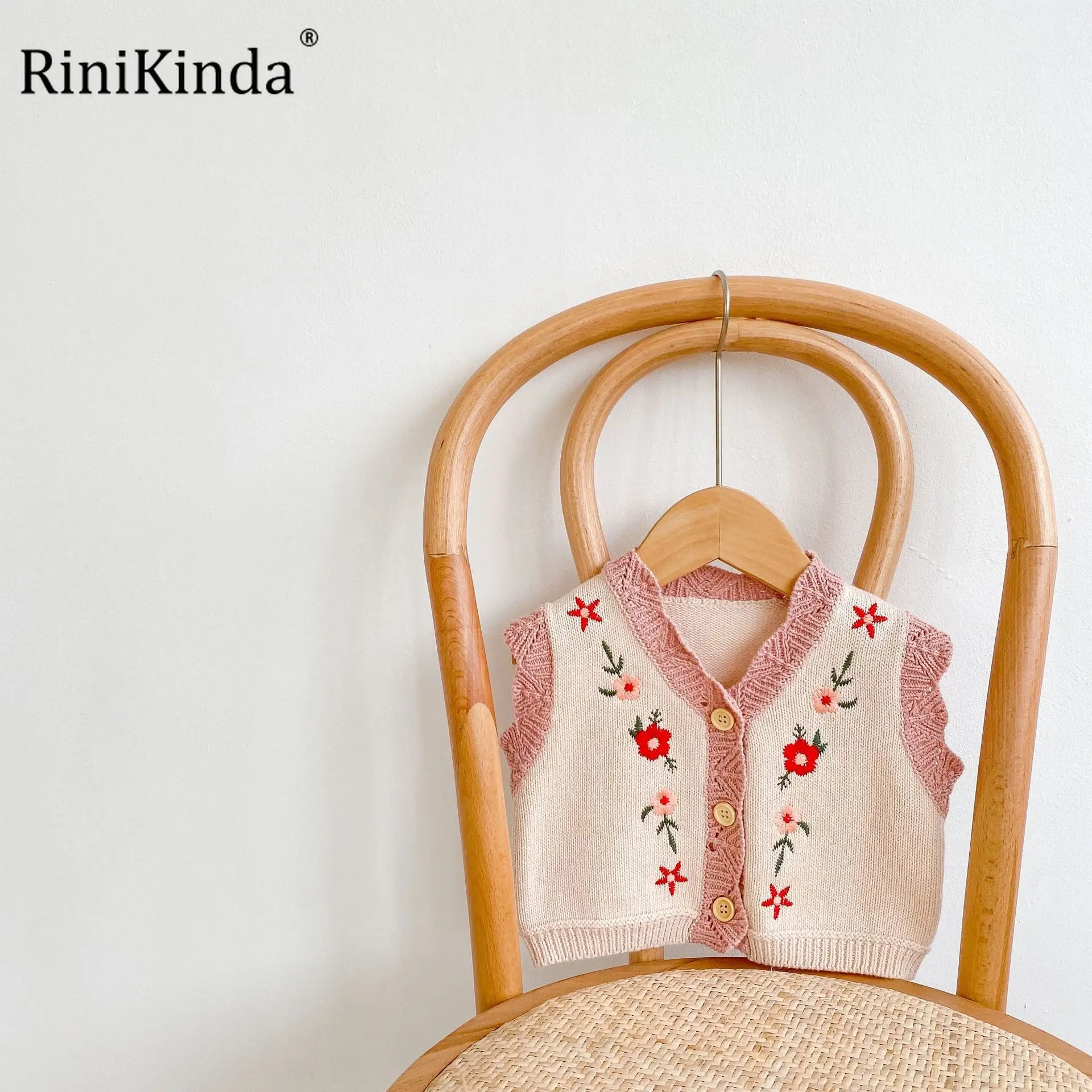 RiniKinda 2022 Korean Style Spring Baby Girl Vest Knitting V-neck Sleeveless Flower Embroidery Waistcoat Sweater Clothes
RiniKinda 2022 Korean Style Spring Baby Girl Vest Knitting V-neck Sleeveless Flower Embroidery Waistcoat Sweater Clothes