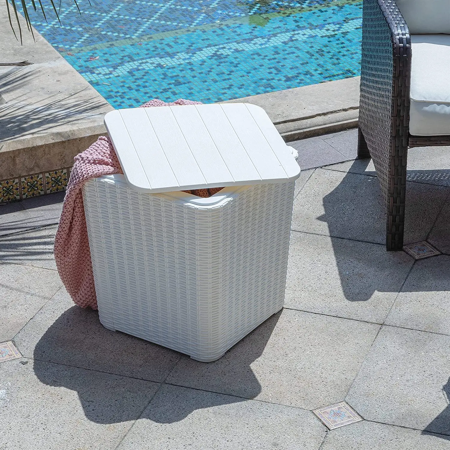 Outdoor Coffee Table with Extra Storage 11.5 Gallon Resin Rattan Side Table for Patio Decor,Cushions
Outdoor Coffee Table with Extra Storage 11.5 Gallon Resin Rattan Side Table for Patio Decor,Cushions