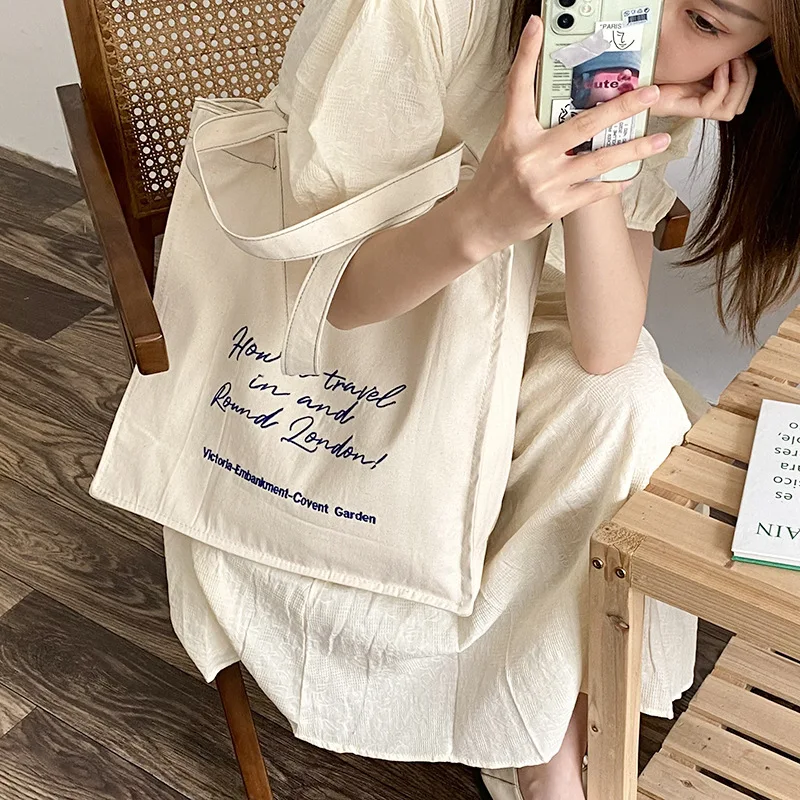2022 Large-Capacity Brand Blue Letter Printed Canvas All-Match Western-Style High-Quality Texture Women Shoulder Tote Handbag
2022 Large-Capacity Brand Blue Letter Printed Canvas All-Match Western-Style High-Quality Texture Women Shoulder Tote Handbag