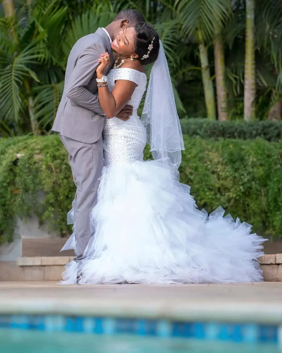 Off The Shoulder Ruffles Princess Wedding Dress Mermaid Lace Custom Made Tulle Bridal Dresses
Off The Shoulder Ruffles Princess Wedding Dress Mermaid Lace Custom Made Tulle Bridal Dresses