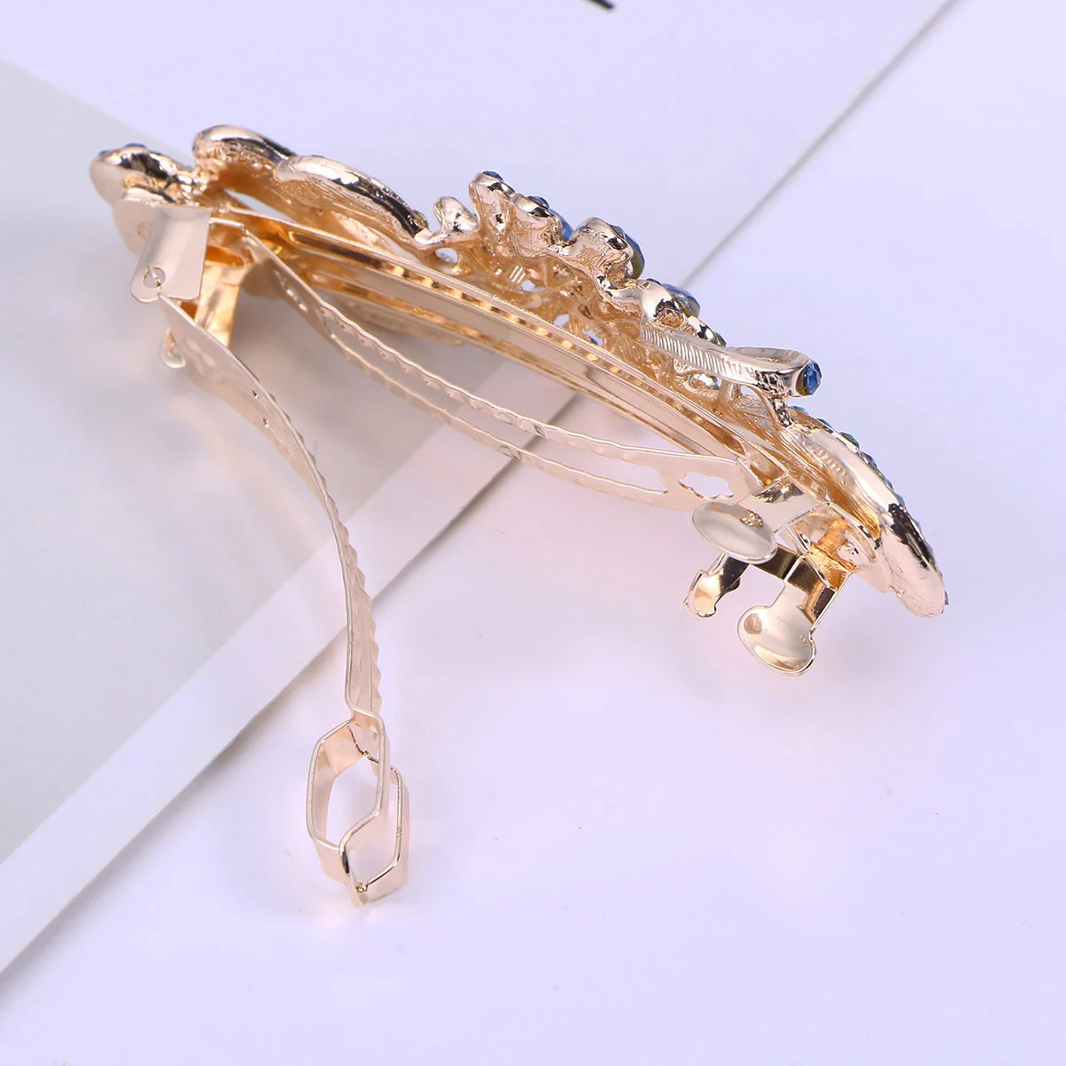 1 шт., заколка для волос
1 шт., заколка для волос