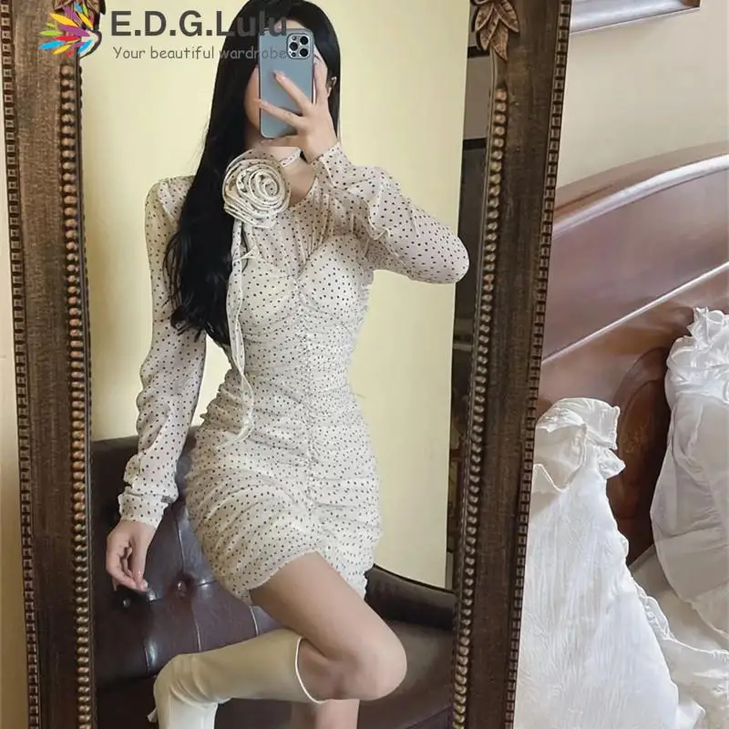 EDGLuLu Vestidos De Mujer V-neck Three-dimensional Flowers Polka Dot Dress Fashion Long Sleeves Folds Mini Tight Dress 0929
EDGLuLu Vestidos De Mujer V-neck Three-dimensional Flowers Polka Dot Dress Fashion Long Sleeves Folds Mini Tight Dress 0929