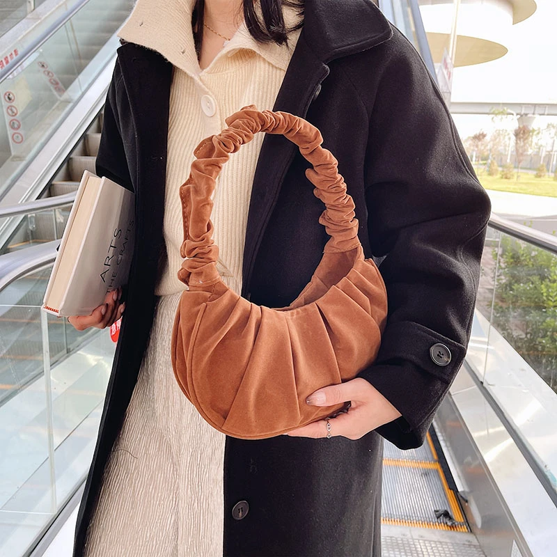 Fashion Hobos Bag Designer Folds Cloud Armpit Bags for Women Shoulder Bag 2021 New Shopping Tote Bag Female Handbags and Purses
Fashion Hobos Bag Designer Folds Cloud Armpit Bags for Women Shoulder Bag 2021 New Shopping Tote Bag Female Handbags and Purses