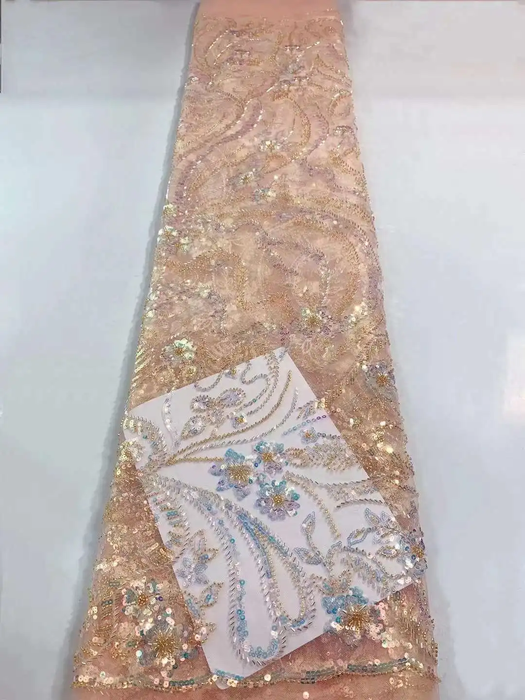 African Lace Fabric New Arrival 2022 3D Embroidery Sequin Beaded Lace Fabric Luxury Wedding Tulle Fabric Sewing Laces 
African Lace Fabric New Arrival 2022 3D Embroidery Sequin Beaded Lace Fabric Luxury Wedding Tulle Fabric Sewing Laces