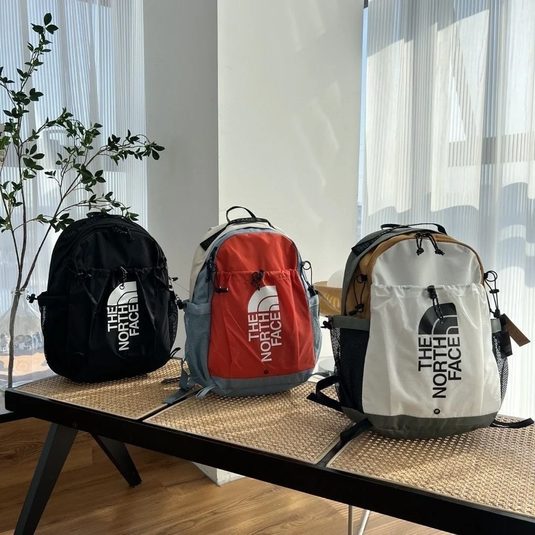 Men's and women's large-capacity color matching backpack schoolbag outdoor sports and leisure travel mountaineering light
Men's and women's large-capacity color matching backpack schoolbag outdoor sports and leisure travel mountaineering light