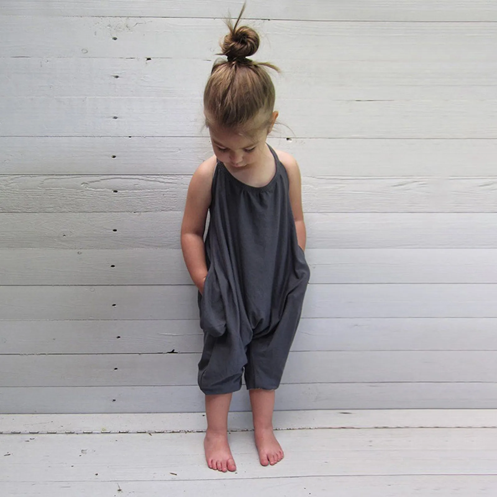 Baby Girl Jumpsuit Romper Solid Color Halter One Piece Jumpsuit For Kids Fashion Backless Sleeveless Baby Girl Summer Clothes
Baby Girl Jumpsuit Romper Solid Color Halter One Piece Jumpsuit For Kids Fashion Backless Sleeveless Baby Girl Summer Clothes