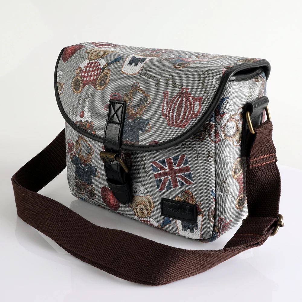 Retro DSLR Cake Bear Camera Shoulder Bag Photography Pouch For Pentax Leica V-LUX5 M11 Panasonic GH6 S5K Olympus E-M10 Fujifilm
Retro DSLR Cake Bear Camera Shoulder Bag Photography Pouch For Pentax Leica V-LUX5 M11 Panasonic GH6 S5K Olympus E-M10 Fujifilm