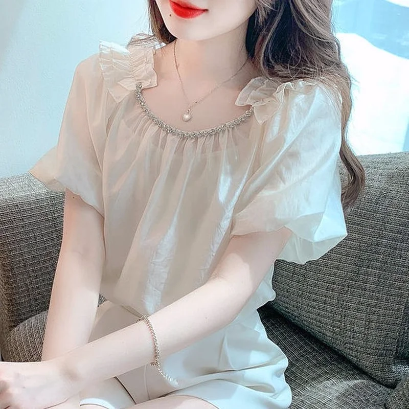 Blouse female 2022 Summer foreign chiffon shirt women's French square collar lace shirt sweet shirt short sleeves blouse female
Blouse female 2022 Summer foreign chiffon shirt women's French square collar lace shirt sweet shirt short sleeves blouse female