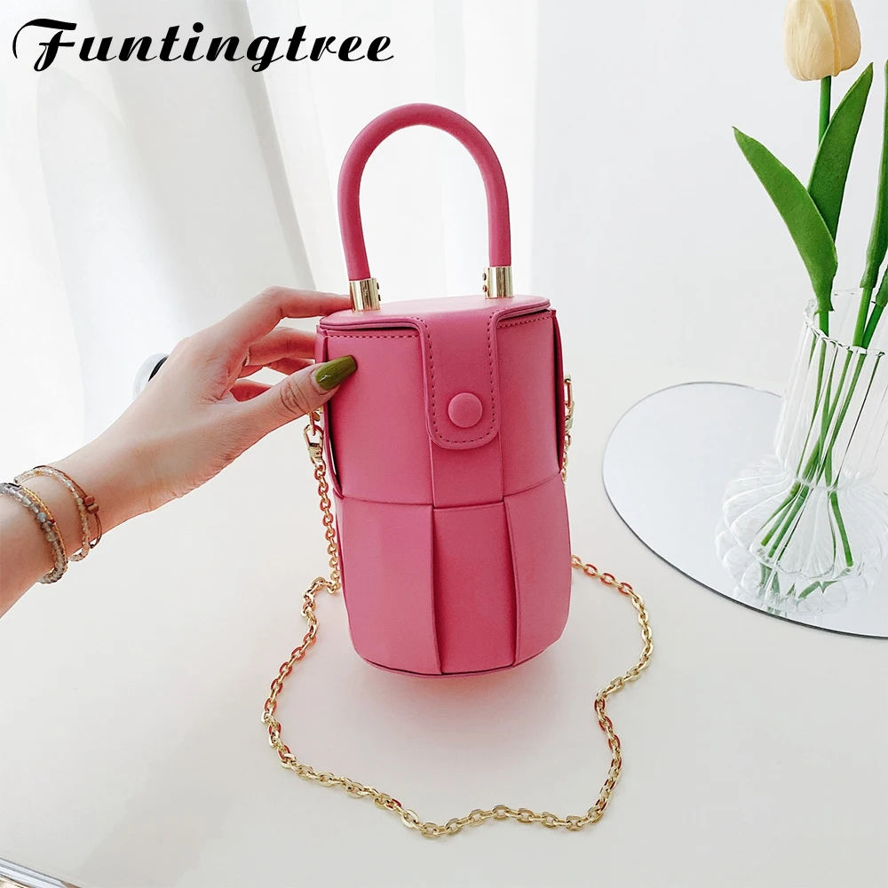 Bucket Bag for Women Round Flap Bucket Handbag Shoulder Crossbody Bag Designer Top-Handle Bag Ladies Fashion Portable Bag Purse
Bucket Bag for Women Round Flap Bucket Handbag Shoulder Crossbody Bag Designer Top-Handle Bag Ladies Fashion Portable Bag Purse
