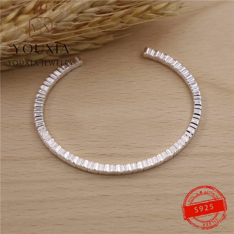 Hot sale Western style 1:1 Customized Snake Shape Open Bracelet Woman Bracelet luxurious Logo Couple Fashion jewelry party gift
Hot sale Western style 1:1 Customized Snake Shape Open Bracelet Woman Bracelet luxurious Logo Couple Fashion jewelry party gift