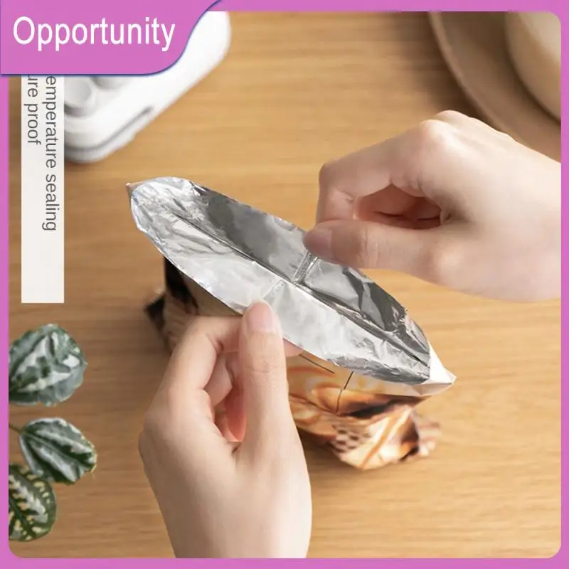 Mini Reusable Food Bag Sealer Small Household Snack Holder Moisture-proof Fresh-keeping Sealing Machine Kitchen Storage Tools
Mini Reusable Food Bag Sealer Small Household Snack Holder Moisture-proof Fresh-keeping Sealing Machine Kitchen Storage Tools