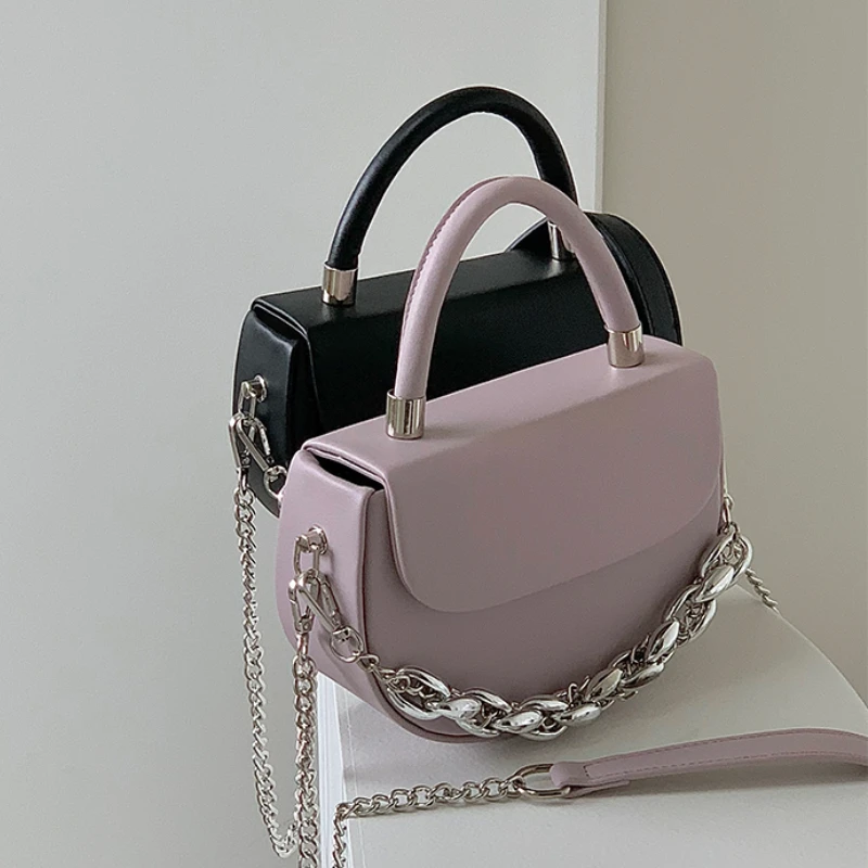 Сумка-седло Женская на цепочке, модный саквояж кросс-боди в винтажном стиле, однотонный Повседневный маленький чемоданчик с ручками сверху 
Сумка-седло Женская на цепочке, модный саквояж кросс-боди в винтажном стиле, однотонный Повседневный маленький чемоданчик с ручками сверху