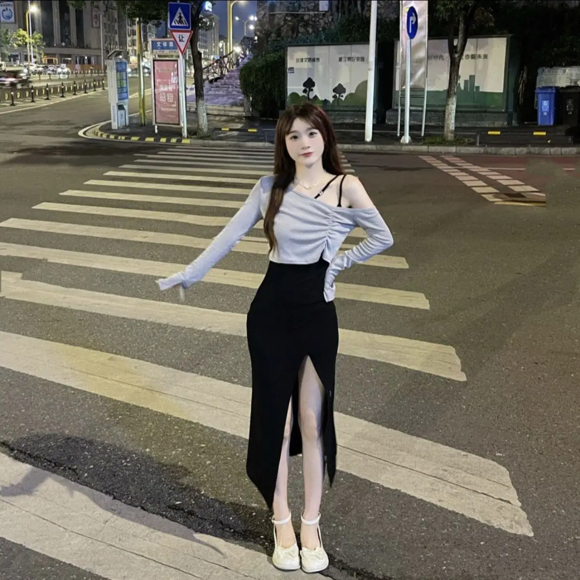 Temperament Sexy Dress Two-piece Off-the-shoulder Long Sleeve High Waist Slit Ladies 2023 New Fall High-grade Women's Dresses
Temperament Sexy Dress Two-piece Off-the-shoulder Long Sleeve High Waist Slit Ladies 2023 New Fall High-grade Women's Dresses