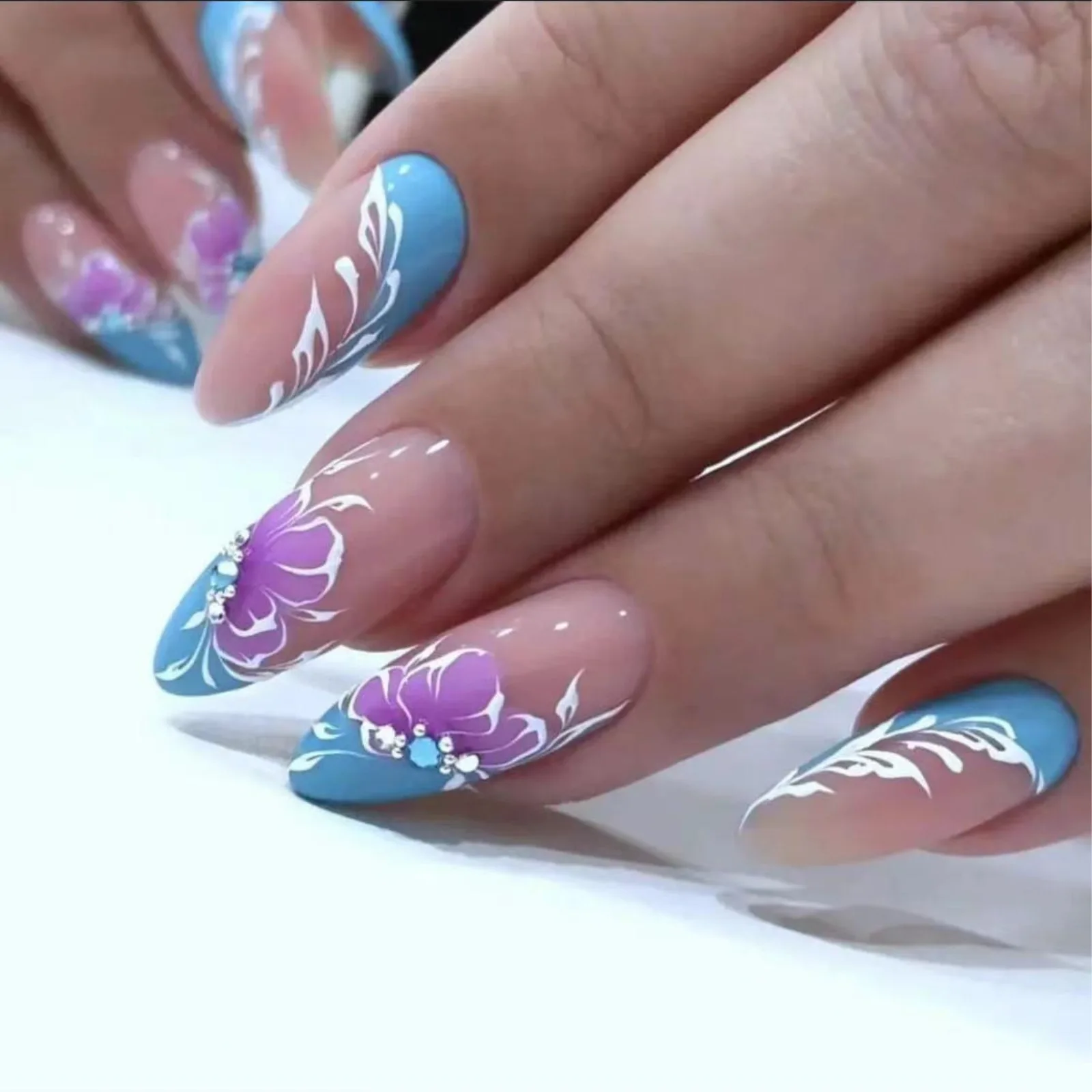24Pcs Blue Almond False Nails With Purple Flower Diamond Wearable French Stiletto Fake Nails Full Cover Nail Tips Press On Nails
24Pcs Blue Almond False Nails With Purple Flower Diamond Wearable French Stiletto Fake Nails Full Cover Nail Tips Press On Nails