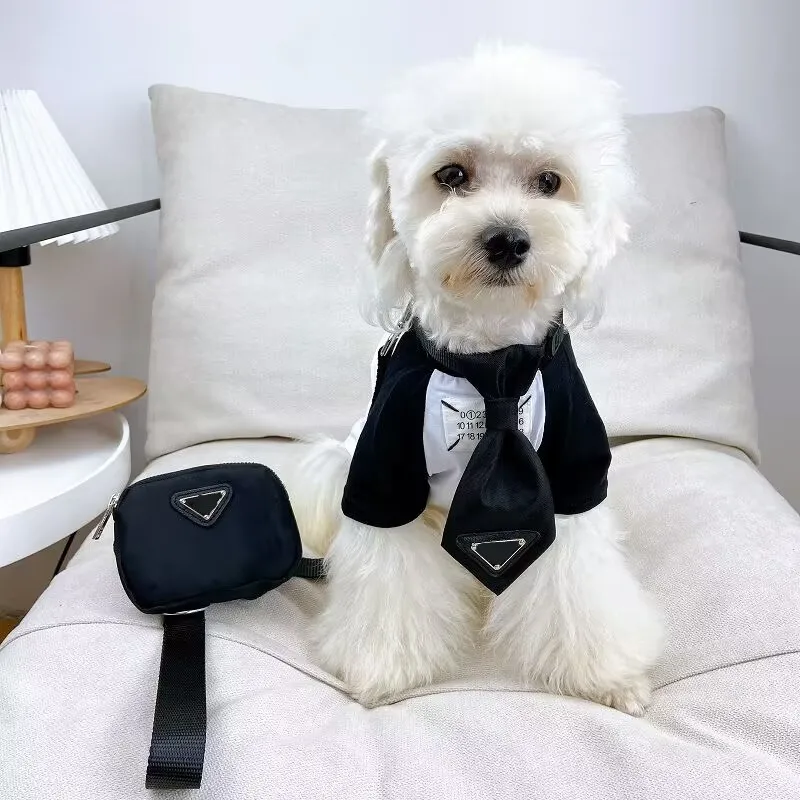 P family pet traction rope dog triangle towel Tide brand saliva towel Schnauzer Fadou Teddy bib collar set
P family pet traction rope dog triangle towel Tide brand saliva towel Schnauzer Fadou Teddy bib collar set