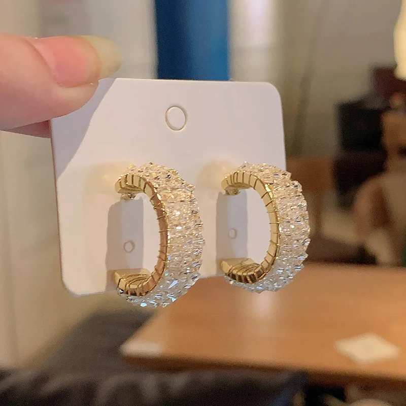 Fashion Golden Sparkles Crystal Women's Earrings Trend Versatile Half Circle C-Shaped Ear Stud Lolita Beauty Personality Eardrop
Fashion Golden Sparkles Crystal Women's Earrings Trend Versatile Half Circle C-Shaped Ear Stud Lolita Beauty Personality Eardrop