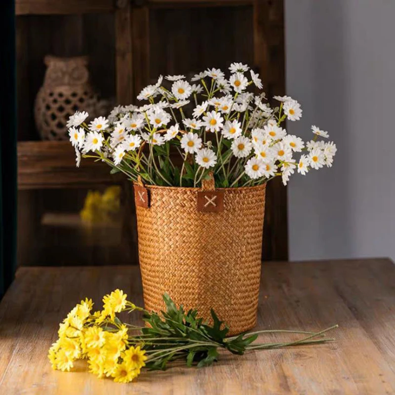 1Bunch White Crystal Chrysanthemum Chamomile Fresh Round Small Wild Fake Flower Daisy Photography Props Party Home Decoration
1Bunch White Crystal Chrysanthemum Chamomile Fresh Round Small Wild Fake Flower Daisy Photography Props Party Home Decoration