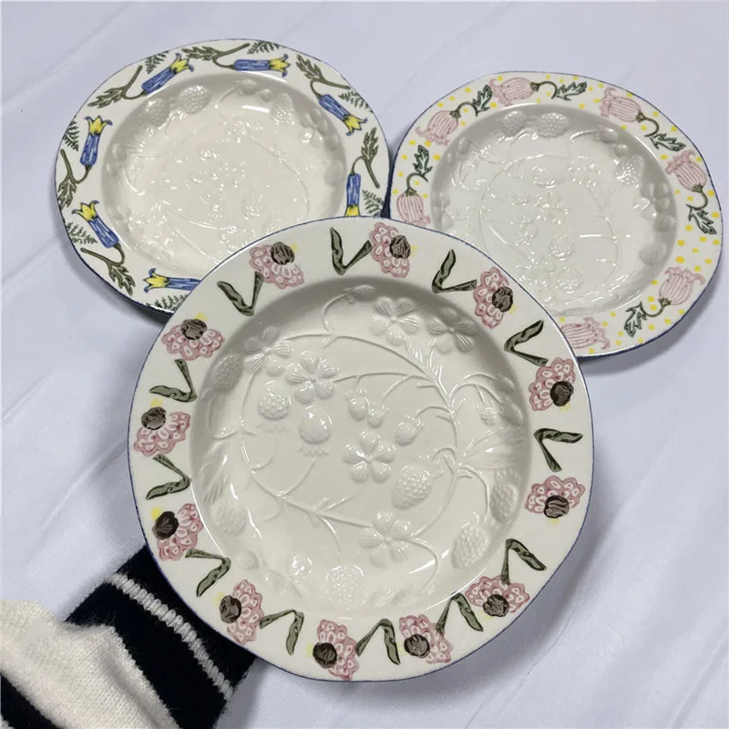 Creative hand-painted embossed ceramic plate European retro deep dish dessert fruit plate modern home decor plate dinner plate
Creative hand-painted embossed ceramic plate European retro deep dish dessert fruit plate modern home decor plate dinner plate