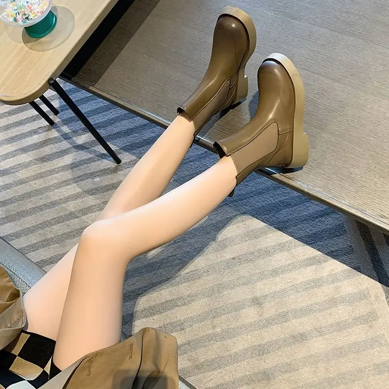 Mid-boots Thick-bottomed Chimney Chelsea Short Boots Velvet Lace-up Casual Flat-bottomed PU Women Shoes 2022 New Platform
Mid-boots Thick-bottomed Chimney Chelsea Short Boots Velvet Lace-up Casual Flat-bottomed PU Women Shoes 2022 New Platform