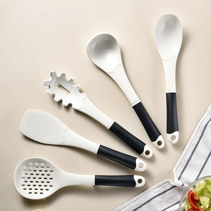 Black Long Handle Silicone Spatula Soup Spoon Colander Dipping Handing Hole Design Kitchen Utensils Household Cooking Tools
Black Long Handle Silicone Spatula Soup Spoon Colander Dipping Handing Hole Design Kitchen Utensils Household Cooking Tools