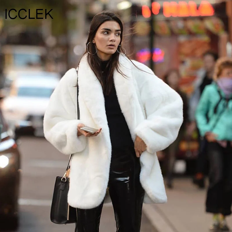 Winter ins fashion brand the same lady's street temperament white wool coat women's imitation fur coat
Winter ins fashion brand the same lady's street temperament white wool coat women's imitation fur coat