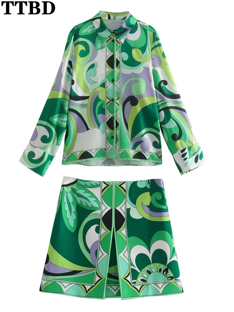 TTBD traf Women 2022 fashion flowing printed button-up green blouses or front opening printed high waist mini skirt
TTBD traf Women 2022 fashion flowing printed button-up green blouses or front opening printed high waist mini skirt